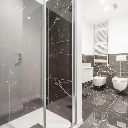 Enora Aapts By Sweett - Sirtori Apartment Mailand