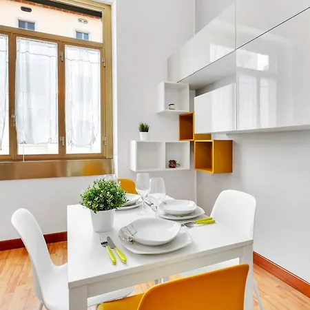 Juvara Flat Centro&universita Διαμέρισμα *