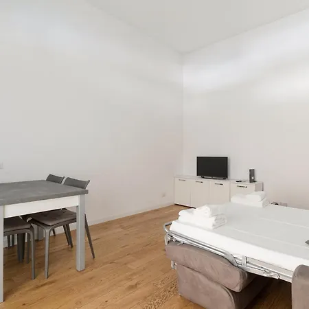 Guesthost - Near Parco Adriano Apartament Mediolan