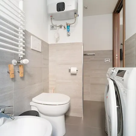 Guesthost - Bright Near Mm2 Lambrate