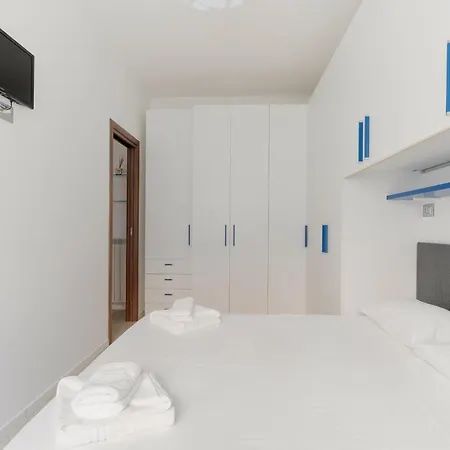 Guesthost - Bright Near Mm2 Lambrate Appartement *