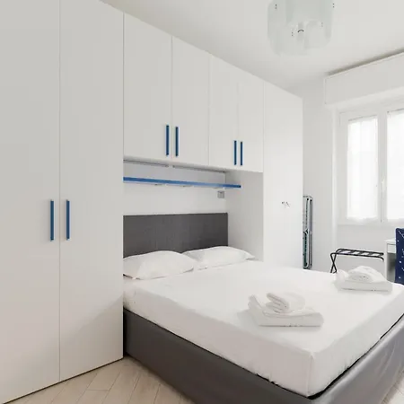 アパート Guesthost - Bright Near Mm2 Lambrate