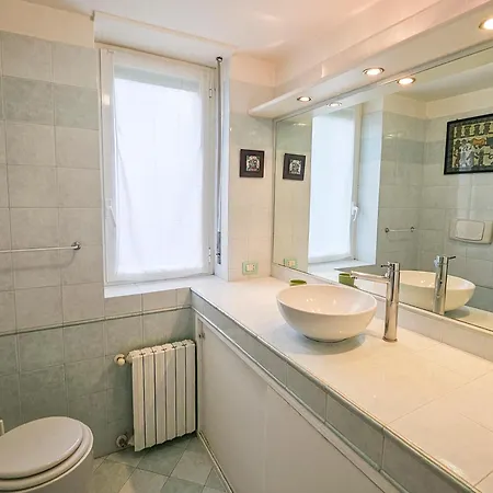 Appartement Guesthost - Modern With Hot Tub Milan