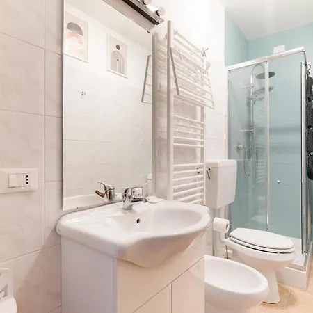 Guesthost - Step Into - Tortona District 아파트 *