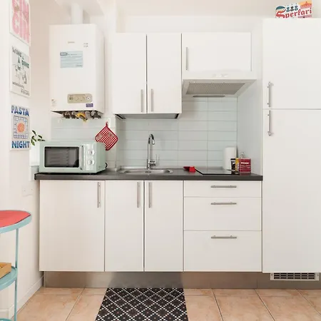 Guesthost - Step Into - Tortona District Appartement *