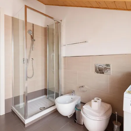 Guesthost- Lambrate Cosy Balcony Apartmán