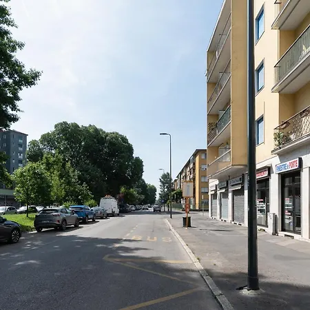 Guesthost - Mm1 Inganni Bright Apartamento *