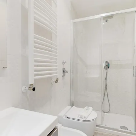 Guesthost - Cosy Porta Venezia & Buenos Aires! *