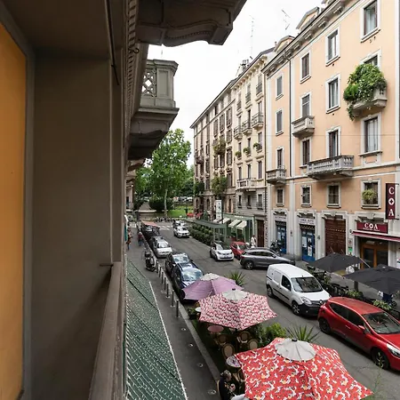 Guesthost - Cosy Porta Venezia & Buenos Aires! *