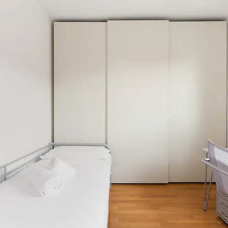 Guesthost- Universita Bocconi Terrace Apartamento *