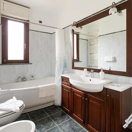 Guesthost- Universita Bocconi Terrace *