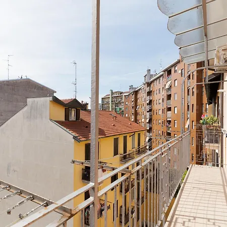 Guest Host Milano- Brenta M3 Balcony