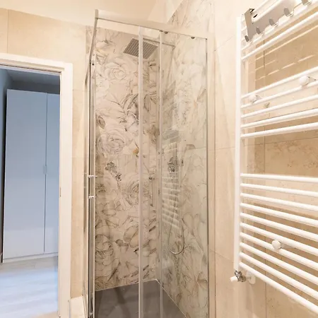 Guest Host - Parco Trotter Cosy *