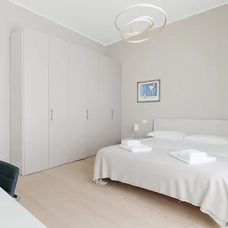 Guesthost - Cozy & Bright Διαμέρισμα Μιλάνο