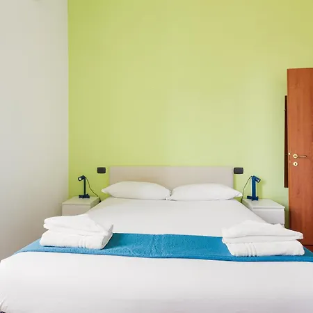 Guesthost - Mm3 Lodi Bright Apartment