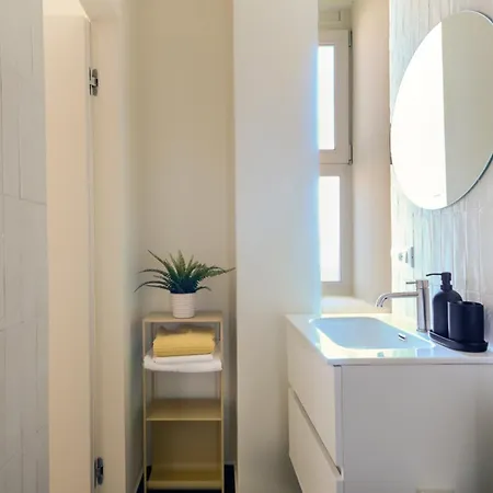 Guesthost - Cozy Flat X4 In Mm3 Porta Romana! Milán