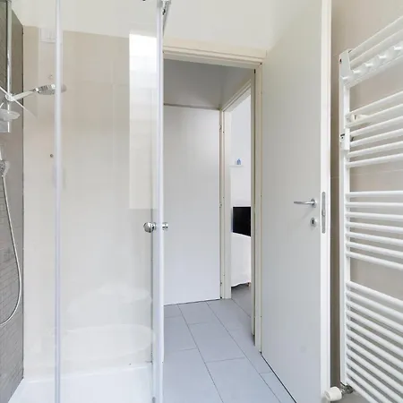 Appartement Guesthost - Bright Isola - *