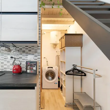 Guesthost - Cozy Loft X4 Near Via Padova *