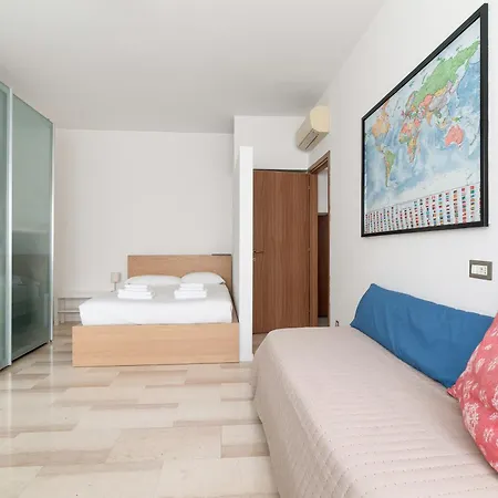 Apartman Guesthost - Bright With Parking