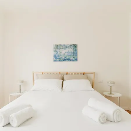 Guesthost - Citta Studi With Balcony Apartmán *