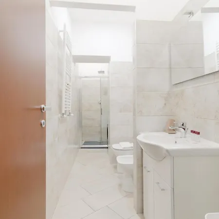 Cozy Ground-floor In Affori Milaan