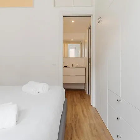 Guesthost - Varesina -