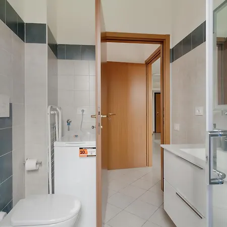 Guesthost - Bright With Garden Appartement Milan