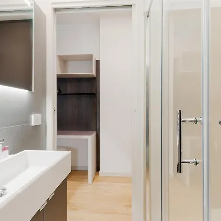 Апартаменты Guesthost - Stazione Sleek