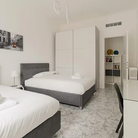 Guesthost - Spacious Navigli * ميلان