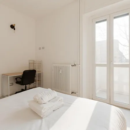 Guesthost - M4 Argonne Design With Balconies * Milano