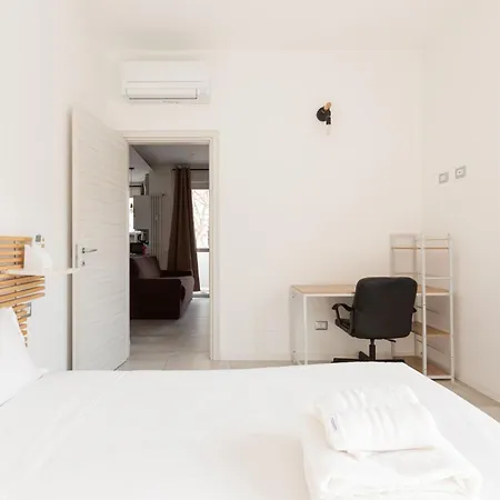 Guesthost - M4 Argonne Design With Balconies * מילאנו