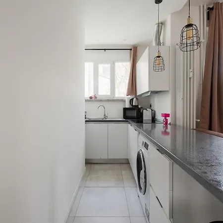 شقة Guesthost - M4 Argonne Design With Balconies ميلان