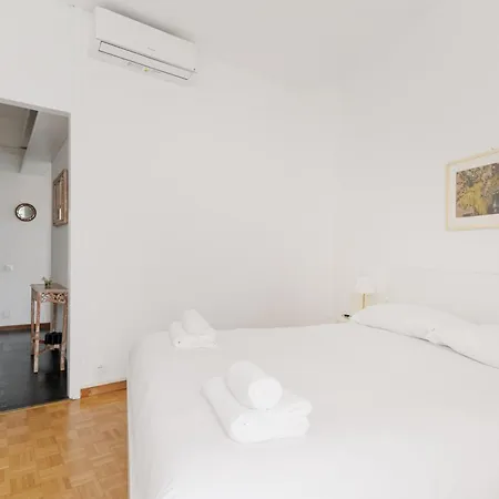 Guesthost - M4 California Bright