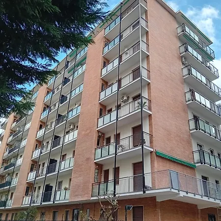 Guesthost - San Siro Modern With Balcony Appartement *