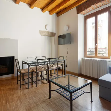 Apartman Guesthost - San Michele Del Carso Cozy Milánó