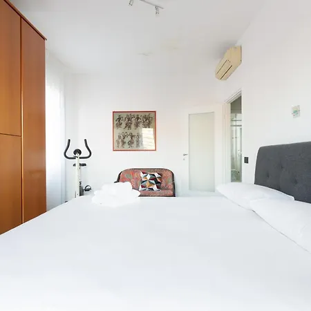 شقة Guesthost - Milano- Lorenteggio Balcony ميلان