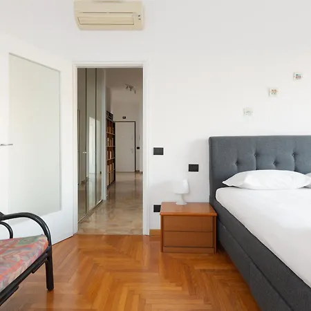 Guesthost - Milano- Lorenteggio Balcony מילאנו