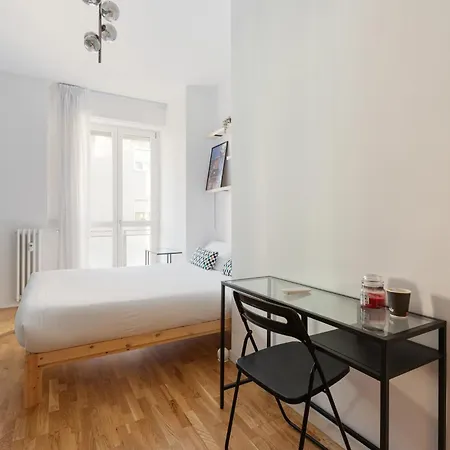 Guesthost - M4 Frattini Modern With Balcony X4 Daire Milano