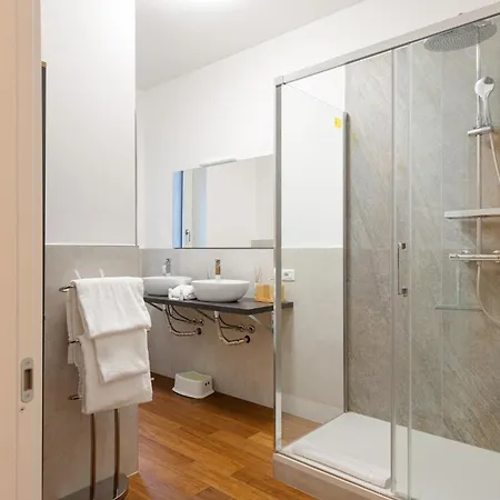 Guesthost - M4 Frattini Modern With Balcony X4