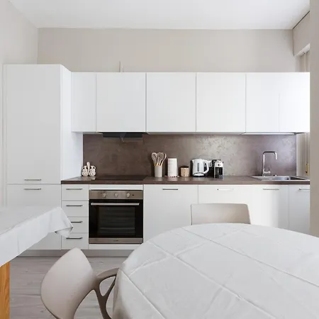 Guesthost - Naba Elegant & Spacious With 3 Balconies ميلان