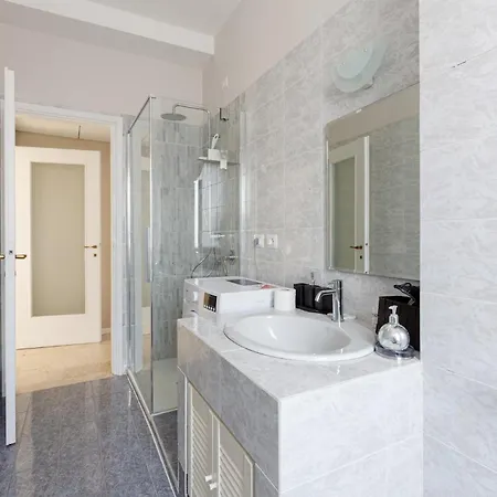 Apartamento Guesthost - Naba Elegant & Spacious With 3 Balconies Milão