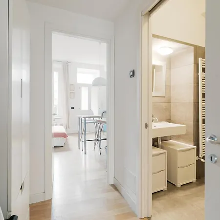 Guesthost - Cosy Comfy Milano- Sempione & Gerusalemme Апартаменты