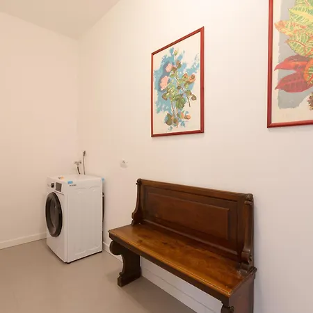 Guesthost - Milano-affori Balcony * Milano