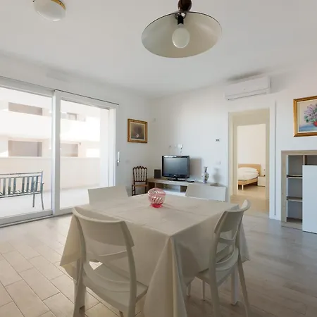 Guesthost - Milano-affori Balcony * Milán