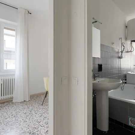 Appartement Guesthost - San Siro Modern With Balcony