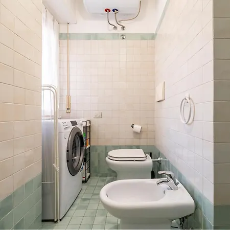 Guesthost - Naviglio Pavese Comfortable With Balcony! Apartment *