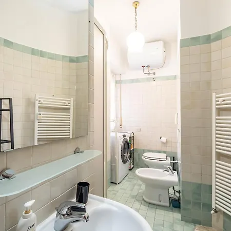 Guesthost - Naviglio Pavese Comfortable With Balcony! Apartment *