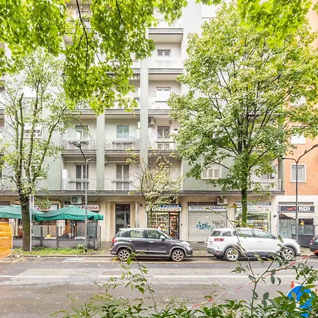 Appartamento De Angeli M1- Cosy With Balcony Milano