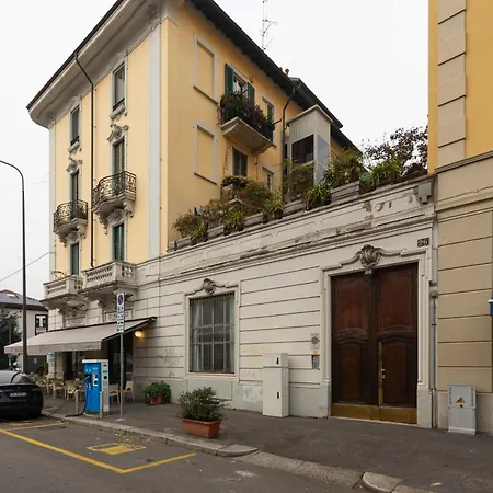 Amendola- Cozy On 2 Levels