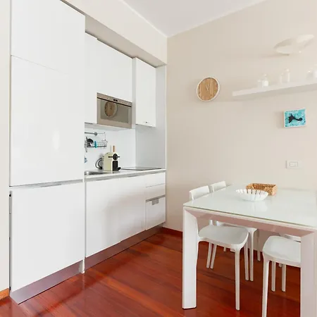 Guesthost - Milano-domodossola Balcony Apartman Milánó